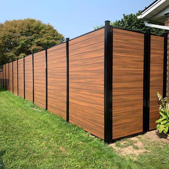 Woodgrain-Vinyl-Fence Installed in Ottawa